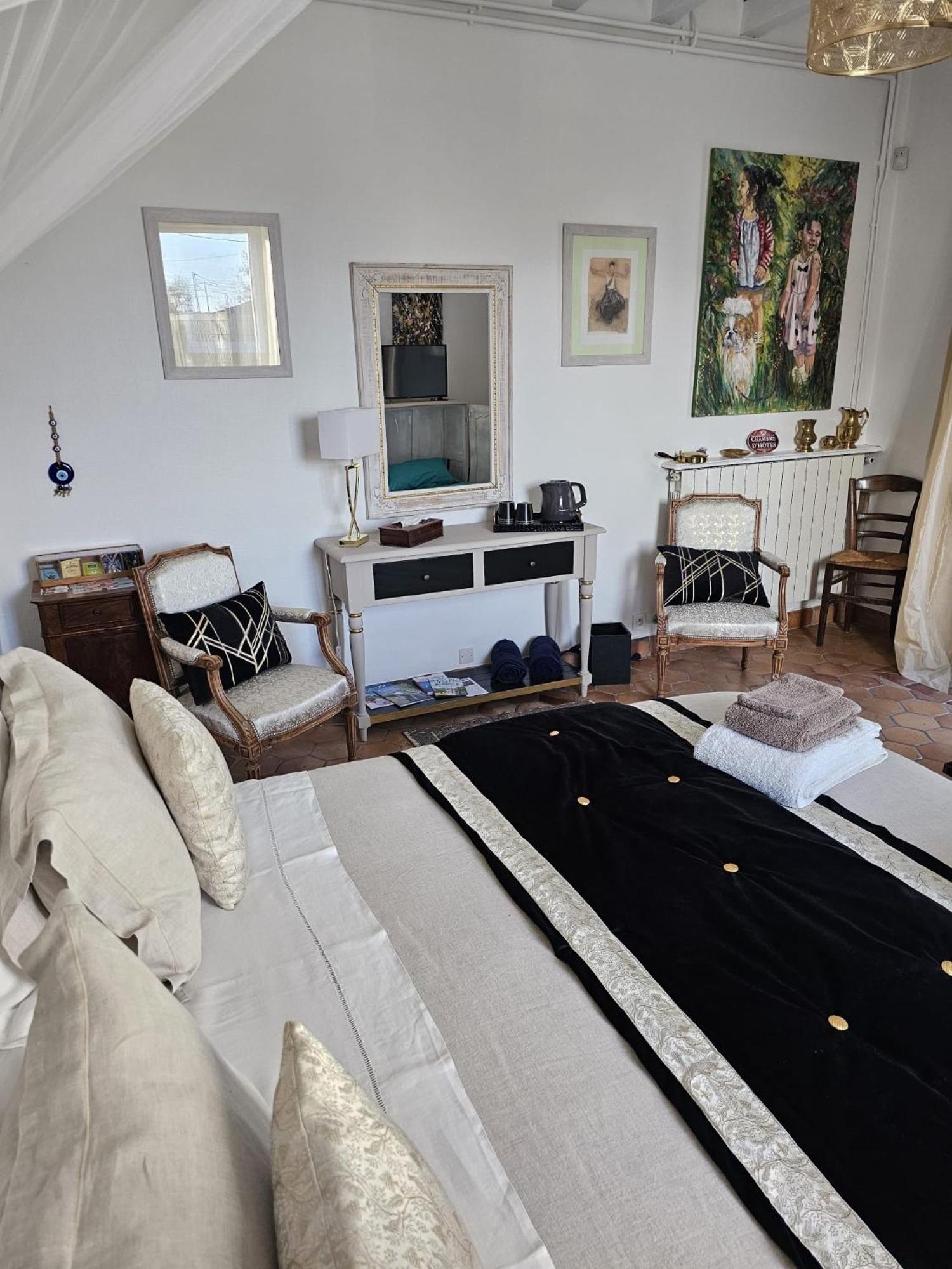 Chambre D'Hotes Les Roches Corme-Royal Exterior foto